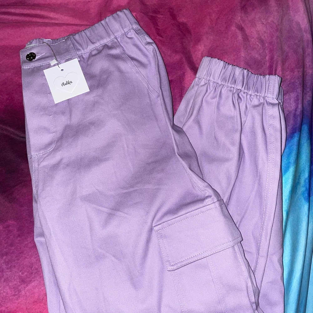 NEW WITH TAGS Women’s Lavender Cargo Pant